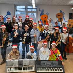 Seniorenweihnachtsfeier mit Unterstufenorchestern Seniorenweihnachtsfeier mit Unterstufenorchestern