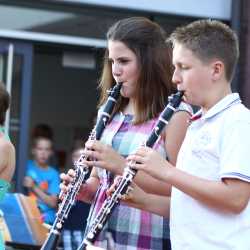 Serenade an lauem Sommerabend Serenade an lauem Sommerabend