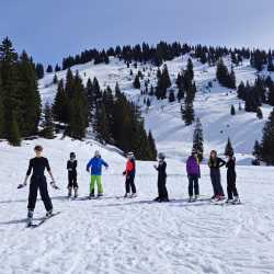 Siebtklässler des Gymnasiums im Skischullandheim Siebtklässler des Gymnasiums im Skischullandheim