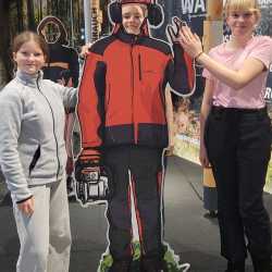 Siebtklässler haben Spaß im Schnee Siebtklässler haben Spaß im Schnee