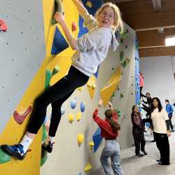 Siebtklässler haben Spaß im Schnee Siebtklässler haben Spaß im Schnee