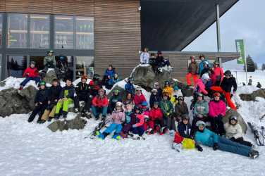 Siebtklässler haben Spaß im Schnee Siebtklässler haben Spaß im Schnee