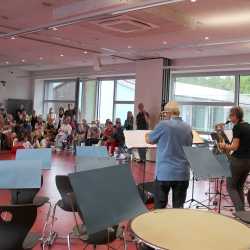 Sommerserenade verbreitet trotz launischem Wetter Sommerlaune Sommerserenade verbreitet trotz launischem Wetter Sommerlaune