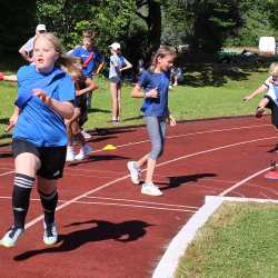 Sportfest der Klassen 5-8 bei schönstem Wetter Sportfest der Klassen 5-8 bei schönstem Wetter