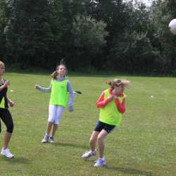 Sportfest mit Wettbewerben und Turnieren in vier Disziplinen Sportfest mit Wettbewerben und Turnieren in vier Disziplinen