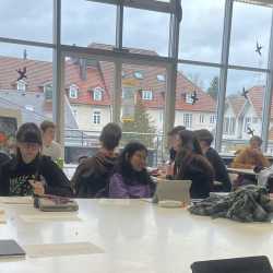 Sprache erleben - Creative Writing und Bühnenperformance mit Elias Raatz und Tonia Krupinski Sprache erleben - Creative Writing und Bühnenperformance mit Elias Raatz und Tonia Krupinski