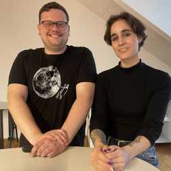 Sprache erleben - Creative Writing und Bühnenperformance mit Elias Raatz und Tonia Krupinski Sprache erleben - Creative Writing und Bühnenperformance mit Elias Raatz und Tonia Krupinski