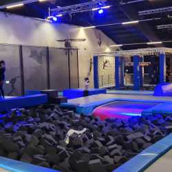 Sprung in die Gemeinschaft – Ein unvergesslicher Tag im Jumping Dome Sprung in die Gemeinschaft – Ein unvergesslicher Tag im Jumping Dome