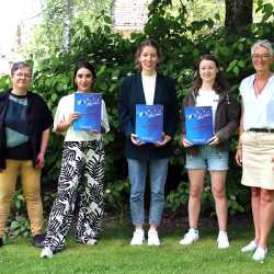 Staatliche Anerkennung und Bachelor für 13 Jugend- und Heimerzieher Staatliche Anerkennung und Bachelor für 13 Jugend- und Heimerzieher