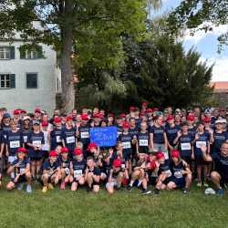 Stadtlauf Villingen: Fünf Zinzendorf-Sportler*innen schaffen jeweils 12 Runden Stadtlauf Villingen: Fünf Zinzendorf-Sportler*innen schaffen jeweils 12 Runden