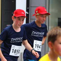 Stadtlauf Villingen: Fünf Zinzendorf-Sportler*innen schaffen jeweils 12 Runden Stadtlauf Villingen: Fünf Zinzendorf-Sportler*innen schaffen jeweils 12 Runden