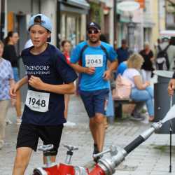 Stadtlauf Villingen: Fünf Zinzendorf-Sportler*innen schaffen jeweils 12 Runden Stadtlauf Villingen: Fünf Zinzendorf-Sportler*innen schaffen jeweils 12 Runden