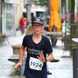 Stadtlauf Villingen: Fünf Zinzendorf-Sportler*innen schaffen jeweils 12 Runden Stadtlauf Villingen: Fünf Zinzendorf-Sportler*innen schaffen jeweils 12 Runden