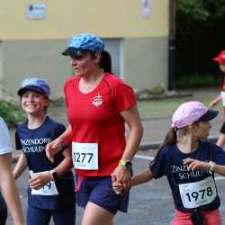Stadtlauf Villingen: Fünf Zinzendorf-Sportler*innen schaffen jeweils 12 Runden Stadtlauf Villingen: Fünf Zinzendorf-Sportler*innen schaffen jeweils 12 Runden