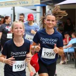 Stadtlauf Villingen: Fünf Zinzendorf-Sportler*innen schaffen jeweils 12 Runden Stadtlauf Villingen: Fünf Zinzendorf-Sportler*innen schaffen jeweils 12 Runden