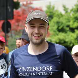 Stadtlauf Villingen: Fünf Zinzendorf-Sportler*innen schaffen jeweils 12 Runden Stadtlauf Villingen: Fünf Zinzendorf-Sportler*innen schaffen jeweils 12 Runden