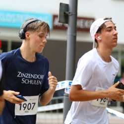 Stadtlauf Villingen: Fünf Zinzendorf-Sportler*innen schaffen jeweils 12 Runden Stadtlauf Villingen: Fünf Zinzendorf-Sportler*innen schaffen jeweils 12 Runden