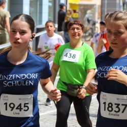 Stadtlauf Villingen: Fünf Zinzendorf-Sportler*innen schaffen jeweils 12 Runden Stadtlauf Villingen: Fünf Zinzendorf-Sportler*innen schaffen jeweils 12 Runden