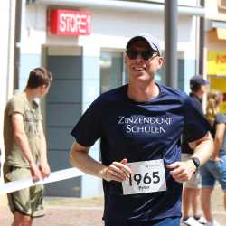 Stadtlauf Villingen: Fünf Zinzendorf-Sportler*innen schaffen jeweils 12 Runden Stadtlauf Villingen: Fünf Zinzendorf-Sportler*innen schaffen jeweils 12 Runden