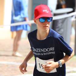 Stadtlauf Villingen: Fünf Zinzendorf-Sportler*innen schaffen jeweils 12 Runden Stadtlauf Villingen: Fünf Zinzendorf-Sportler*innen schaffen jeweils 12 Runden