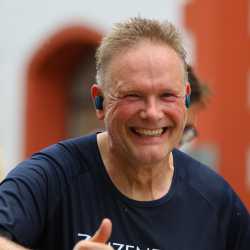 Stadtlauf Villingen: Fünf Zinzendorf-Sportler*innen schaffen jeweils 12 Runden Stadtlauf Villingen: Fünf Zinzendorf-Sportler*innen schaffen jeweils 12 Runden