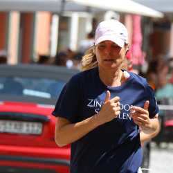 Stadtlauf Villingen: Fünf Zinzendorf-Sportler*innen schaffen jeweils 12 Runden Stadtlauf Villingen: Fünf Zinzendorf-Sportler*innen schaffen jeweils 12 Runden
