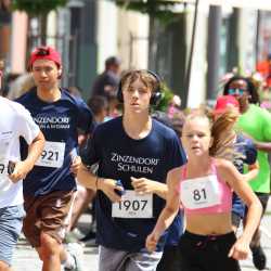 Stadtlauf Villingen: Fünf Zinzendorf-Sportler*innen schaffen jeweils 12 Runden Stadtlauf Villingen: Fünf Zinzendorf-Sportler*innen schaffen jeweils 12 Runden