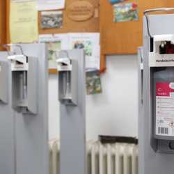 Strenge Sicherheitsvorkehrungen für Präsenzunterricht der Abschlussklassen sowie der 9R und ZG1 Strenge Sicherheitsvorkehrungen für Präsenzunterricht der Abschlussklassen sowie der 9R und ZG1