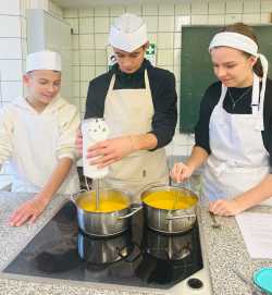 Tag der Schulverpflegung: Einblick in die Großküche Tag der Schulverpflegung: Einblick in die Großküche