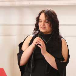 Tanz in den Frühling: Ein Konzert voller Leidenschaft und Rhythmus Tanz in den Frühling: Ein Konzert voller Leidenschaft und Rhythmus