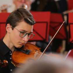 Tanz in den Frühling: Ein Konzert voller Leidenschaft und Rhythmus Tanz in den Frühling: Ein Konzert voller Leidenschaft und Rhythmus