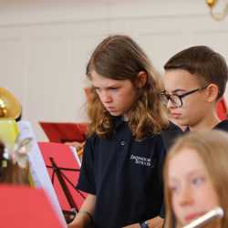 Tanz in den Frühling: Ein Konzert voller Leidenschaft und Rhythmus Tanz in den Frühling: Ein Konzert voller Leidenschaft und Rhythmus
