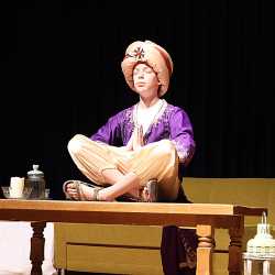 Theater-AG begeistert mit selbstentwickeltem Theaterstück Theater-AG begeistert mit selbstentwickeltem Theaterstück