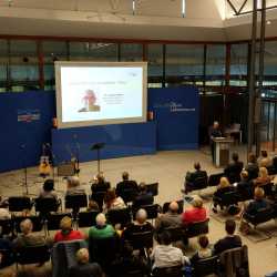 Theater-AG bei Einbürgerungsfeier im Landratsamt Theater-AG bei Einbürgerungsfeier im Landratsamt