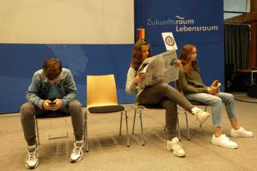 Theater-AG bei Einbürgerungsfeier im Landratsamt Theater-AG bei Einbürgerungsfeier im Landratsamt