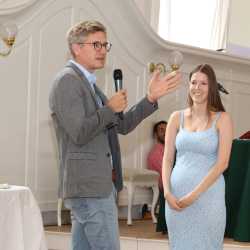 Türen öffnen sich für Abiturientinnen und Abiturienten - viele Preise und Einser-Abis Türen öffnen sich für Abiturientinnen und Abiturienten - viele Preise und Einser-Abis