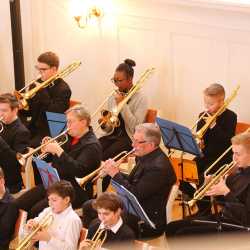 Überzeugendes Frühjahrskonzert der Zinzendorfschulen Überzeugendes Frühjahrskonzert der Zinzendorfschulen