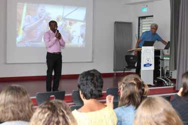 Ugandischer Sozialarbeiter berichtet über das House of Hope Ugandischer Sozialarbeiter berichtet über das House of Hope