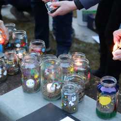 Unsere Demokratie ist gefährdet – Menschen setzen ein Zeichen Unsere Demokratie ist gefährdet – Menschen setzen ein Zeichen