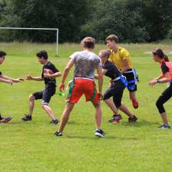 US-Studenten bringen Zinzendorfschülern ihre Sportarten näher US-Studenten bringen Zinzendorfschülern ihre Sportarten näher