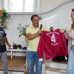 Verabschiedungen in Rente und andere Aufgaben Verabschiedungen in Rente und andere Aufgaben