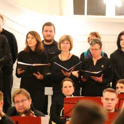 Viele Sterne gehen im Kirchensaal auf Viele Sterne gehen im Kirchensaal auf
