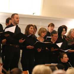 Viele Sterne gehen im Kirchensaal auf Viele Sterne gehen im Kirchensaal auf