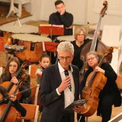 Viele Sterne gehen im Kirchensaal auf Viele Sterne gehen im Kirchensaal auf