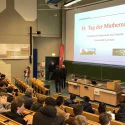 Vierter und zehnter Platz beim Tag der Mathematik für zwei von drei Zinzendorf-Teams Vierter und zehnter Platz beim Tag der Mathematik für zwei von drei Zinzendorf-Teams