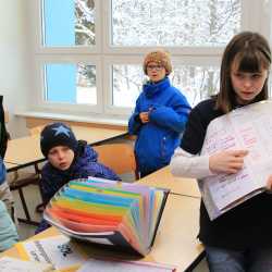 Virtuelle Viertklässlerparty: Alle Infos im Film Virtuelle Viertklässlerparty: Alle Infos im Film