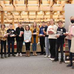 Vorlese-Schulsiegerin Emmi gewinnt Regionalentscheid in Schwenningen