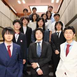 Weihnachtliche Vorfreude im Kreis von Familie und Freunden Weihnachtliche Vorfreude im Kreis von Familie und Freunden