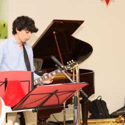 Weihnachtliche Vorfreude im Kreis von Familie und Freunden Weihnachtliche Vorfreude im Kreis von Familie und Freunden