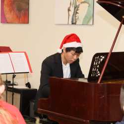 Weihnachtliche Vorfreude im Kreis von Familie und Freunden Weihnachtliche Vorfreude im Kreis von Familie und Freunden